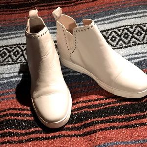 Chelsea &Violet Light Grey Leather Booties size 9.5